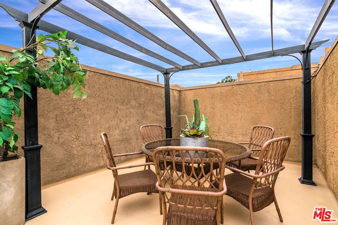 14960 Dickens St Unit: 313