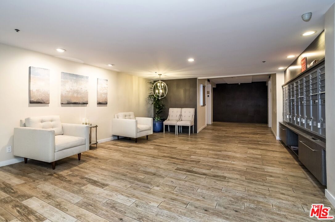 14960 Dickens St Unit: 313