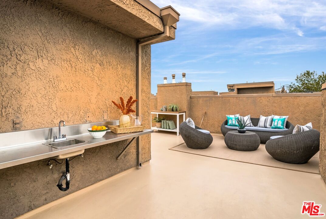 14960 Dickens St Unit: 313