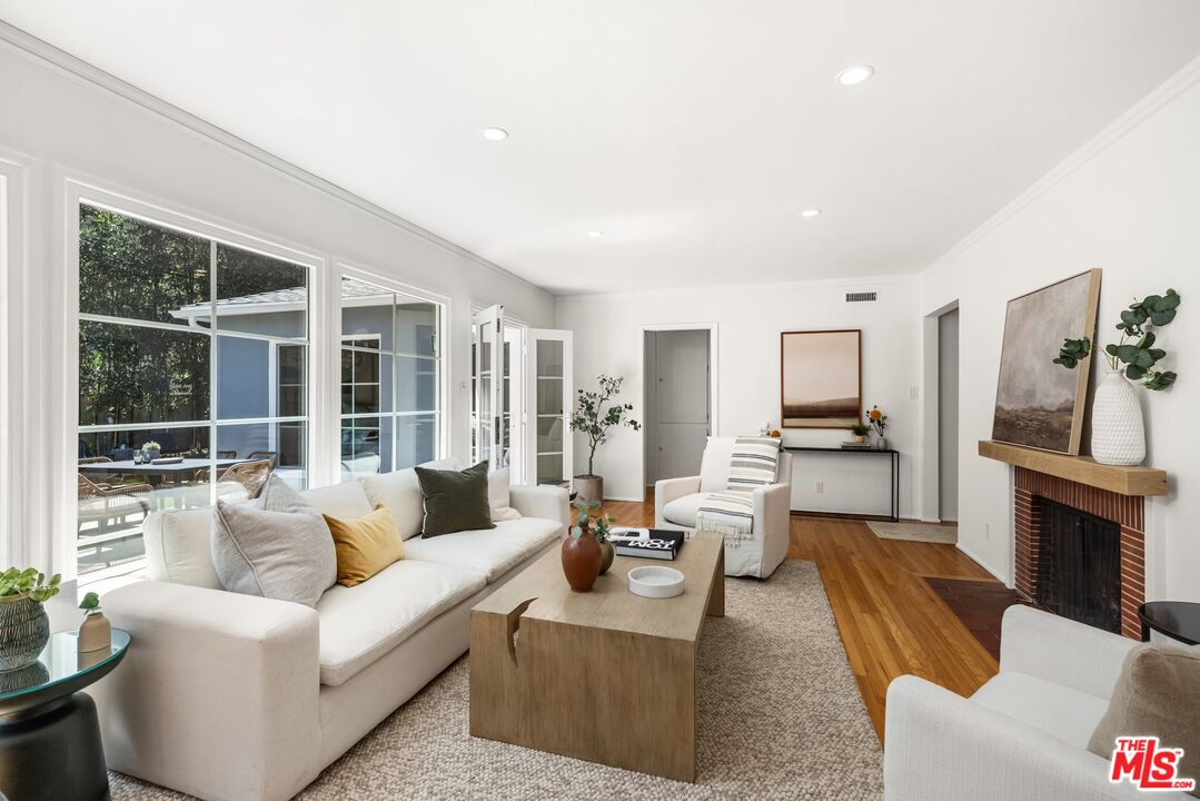 13332 Valleyheart Dr