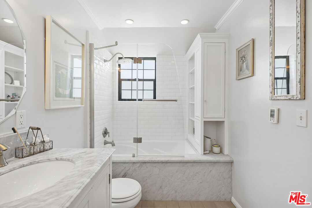 4420 Tujunga Ave Unit: 3