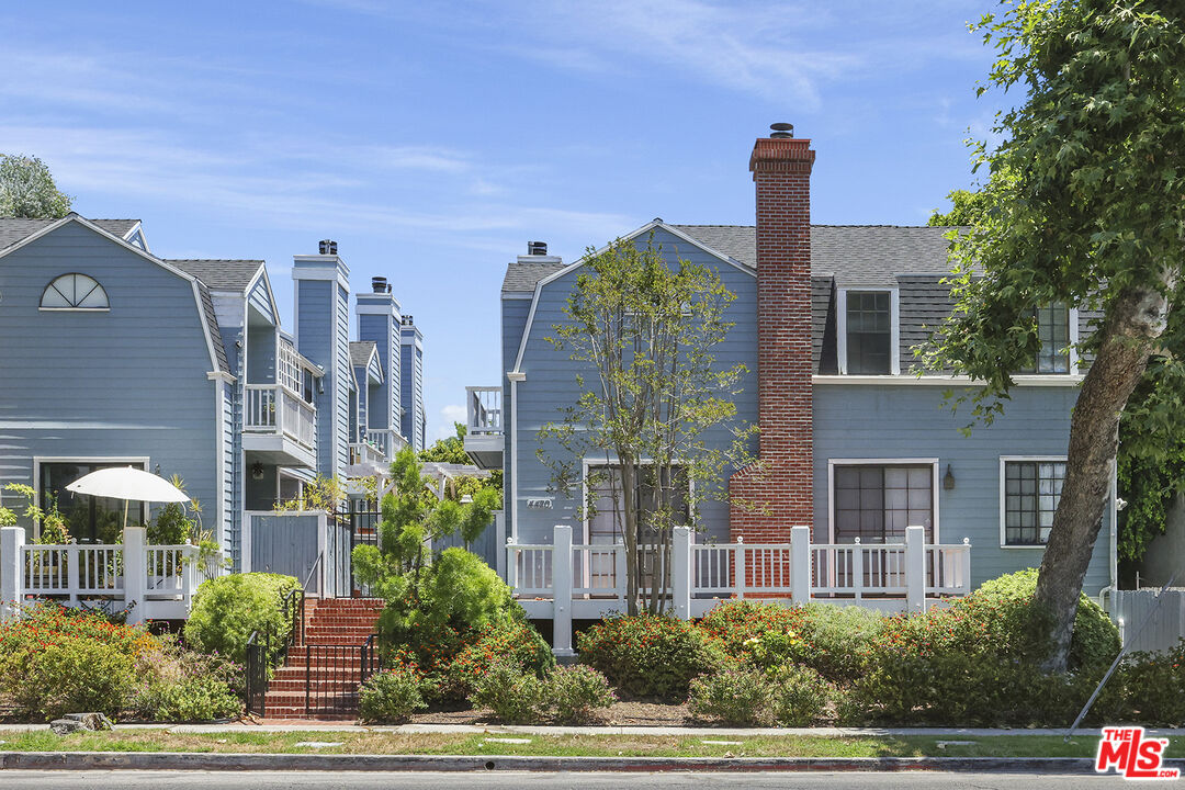 4420 Tujunga Ave Unit: 3