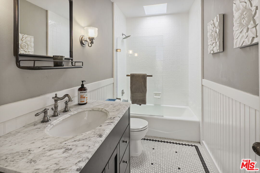 4420 Tujunga Ave Unit: 3