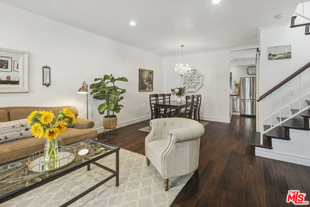 4420 Tujunga Ave Unit: 3