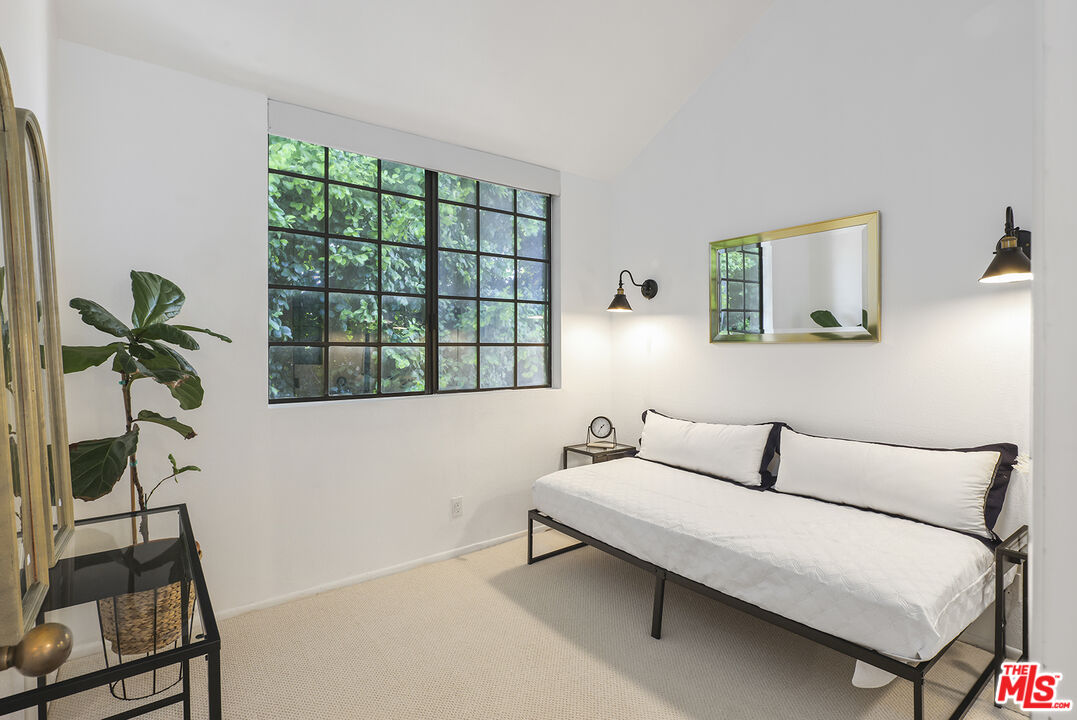 4420 Tujunga Ave Unit: 3