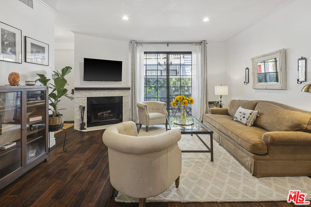 4420 Tujunga Ave Unit: 3