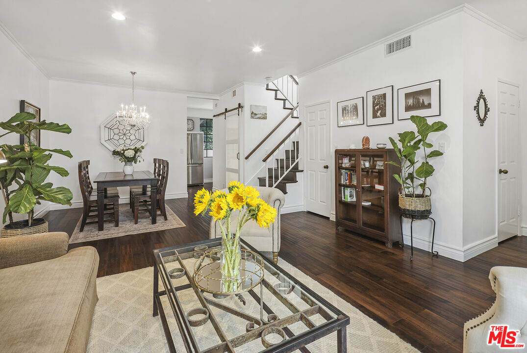 4420 Tujunga Ave Unit: 3