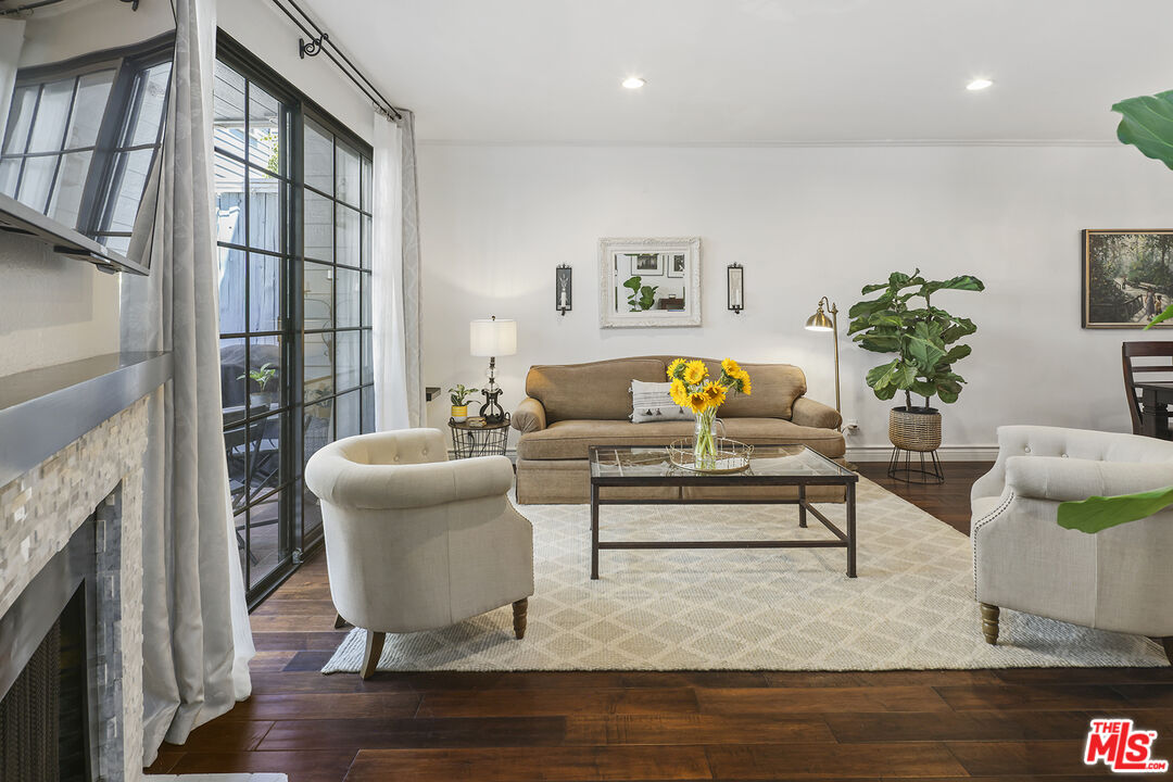 4420 Tujunga Ave Unit: 3