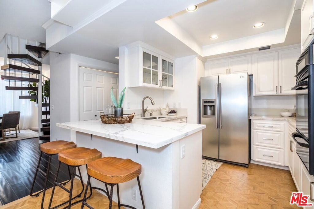 14960 Dickens Street 313