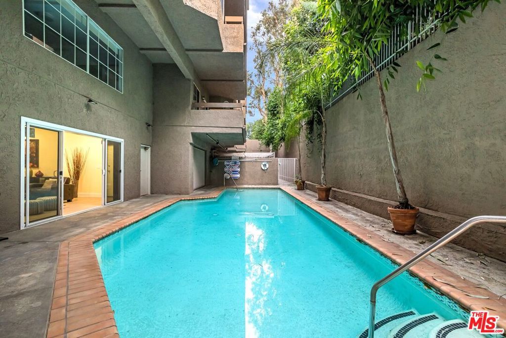 14960 Dickens Street 313