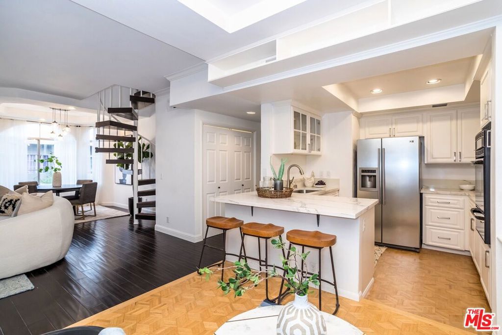 14960 Dickens Street 313