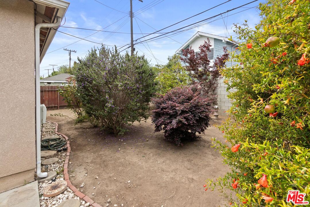 4051 Minerva Ave