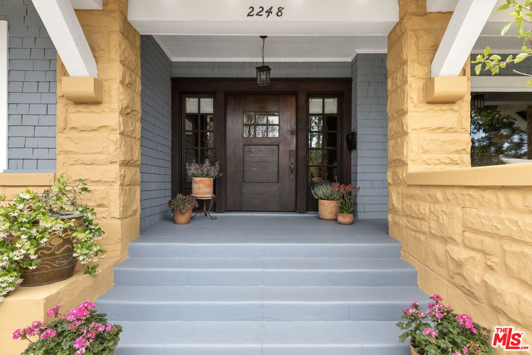 2248 S Hobart Blvd