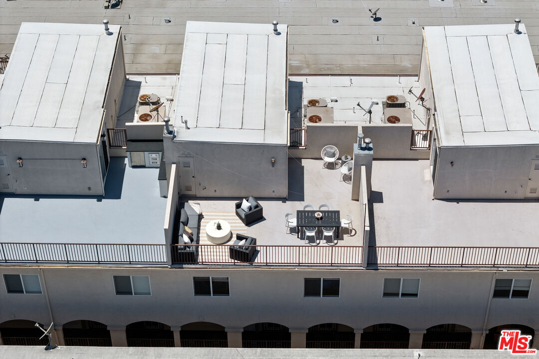 11723 Mayfield Ave Unit: 3