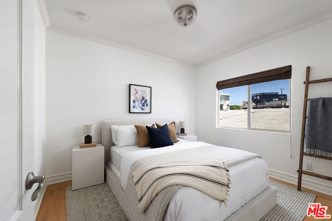 11723 Mayfield Ave Unit: 3