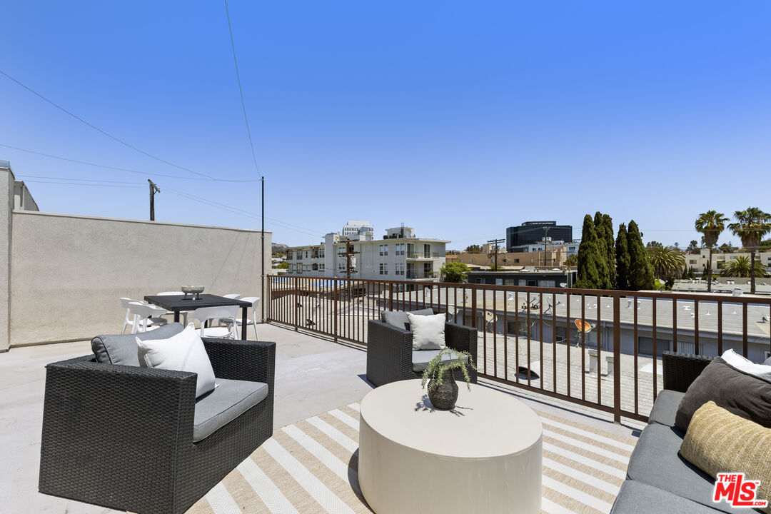 11723 Mayfield Ave Unit: 3