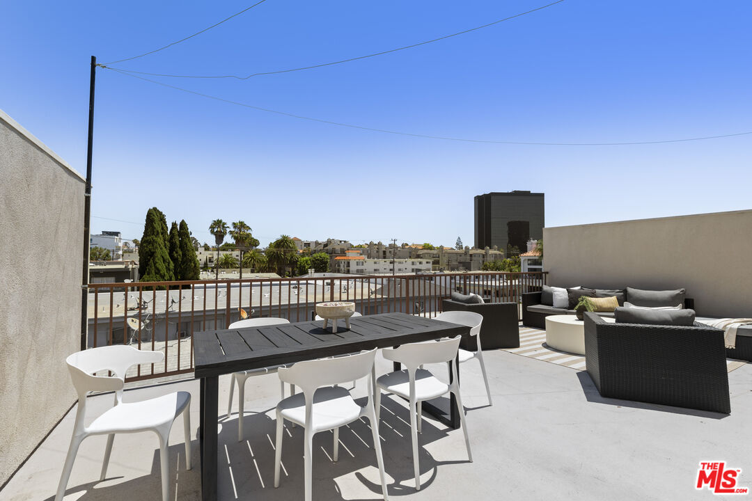 11723 Mayfield Ave Unit: 3