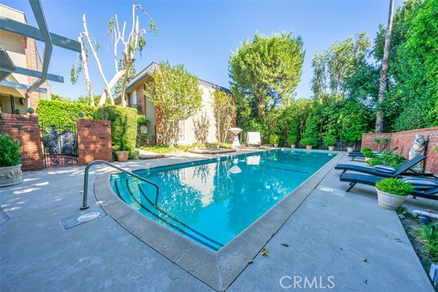 1111 S Orange Grove BLVD