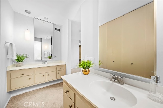 1111 S Orange Grove BLVD