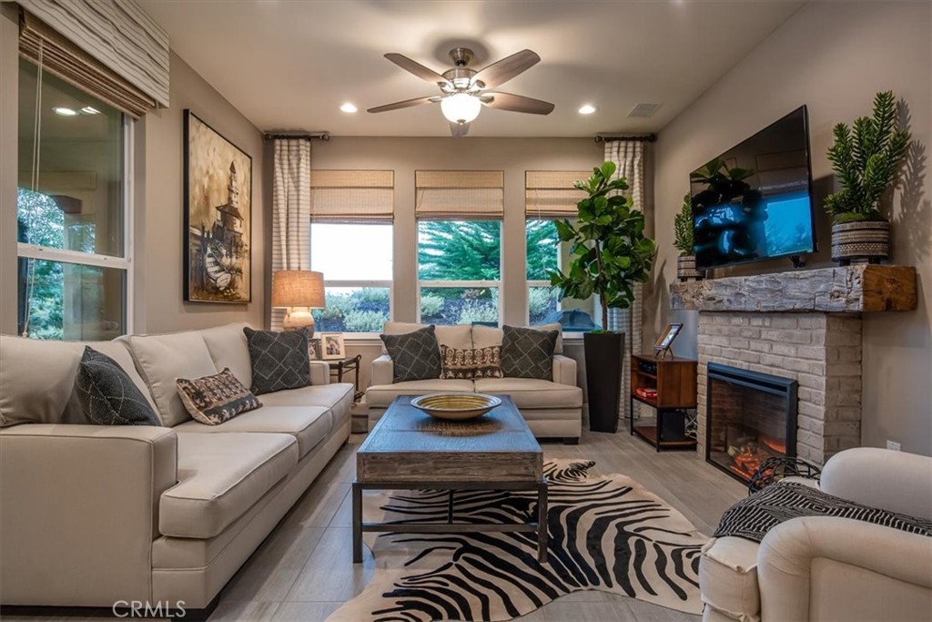 1170 Spring Azure Way 45