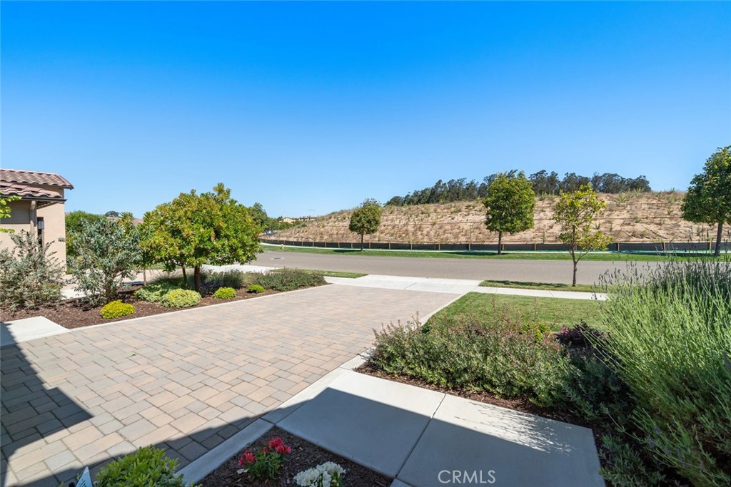 1654 Eucalyptus Road