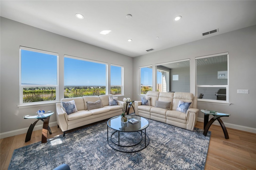 1654 Eucalyptus Road