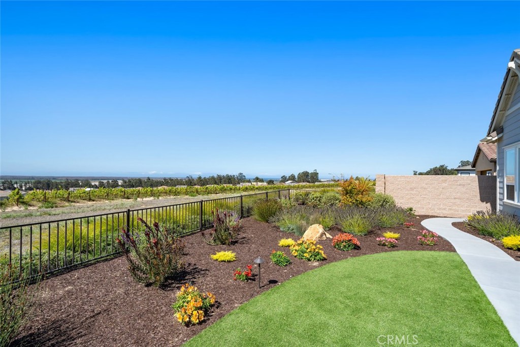 1654 Eucalyptus Road