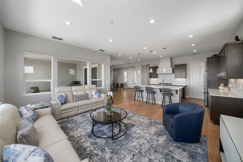 1654 Eucalyptus Road