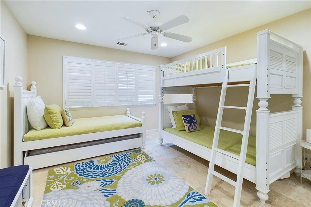 323 La Paloma Avenue