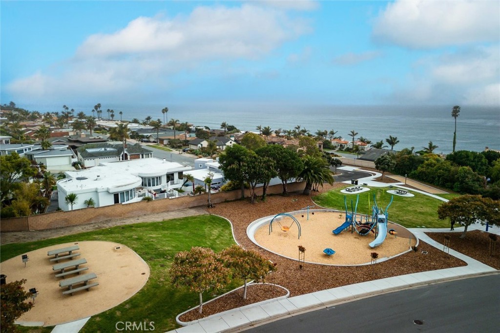 323 La Paloma Avenue