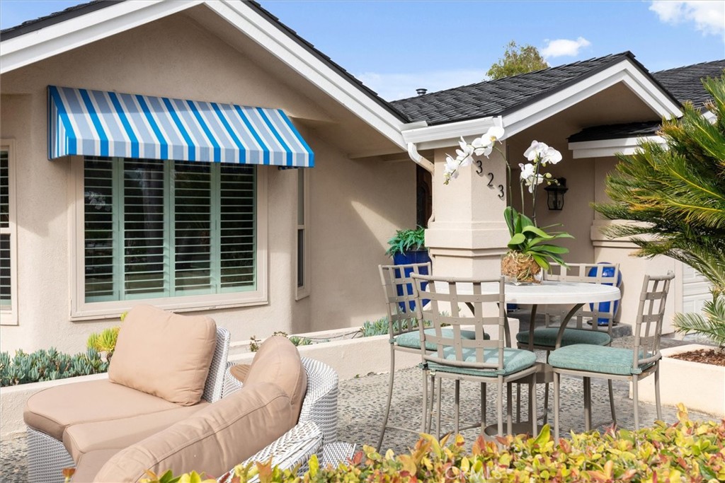 323 La Paloma Avenue