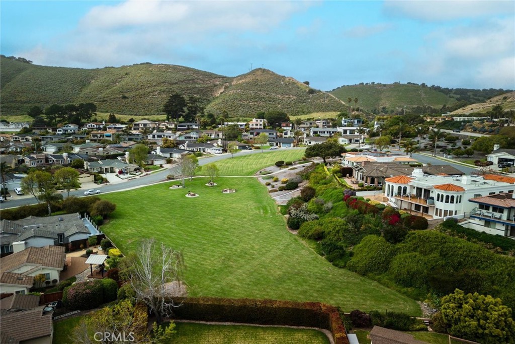 323 La Paloma Avenue