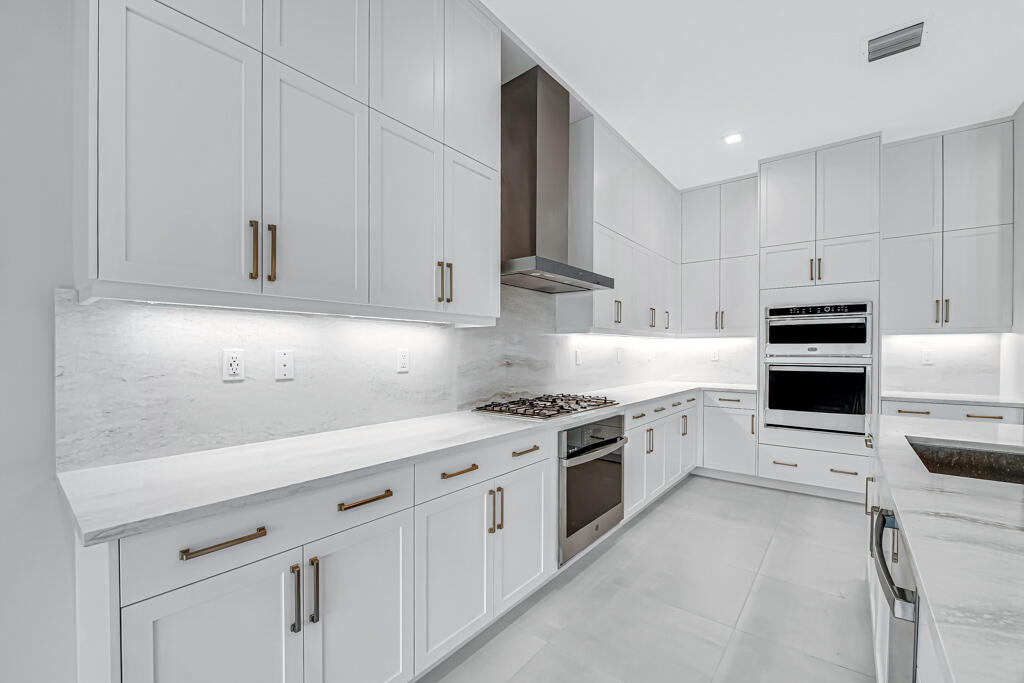 10018 SKYLOFT Street