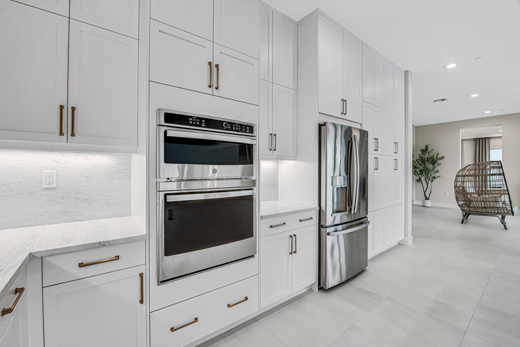 10018 SKYLOFT Street