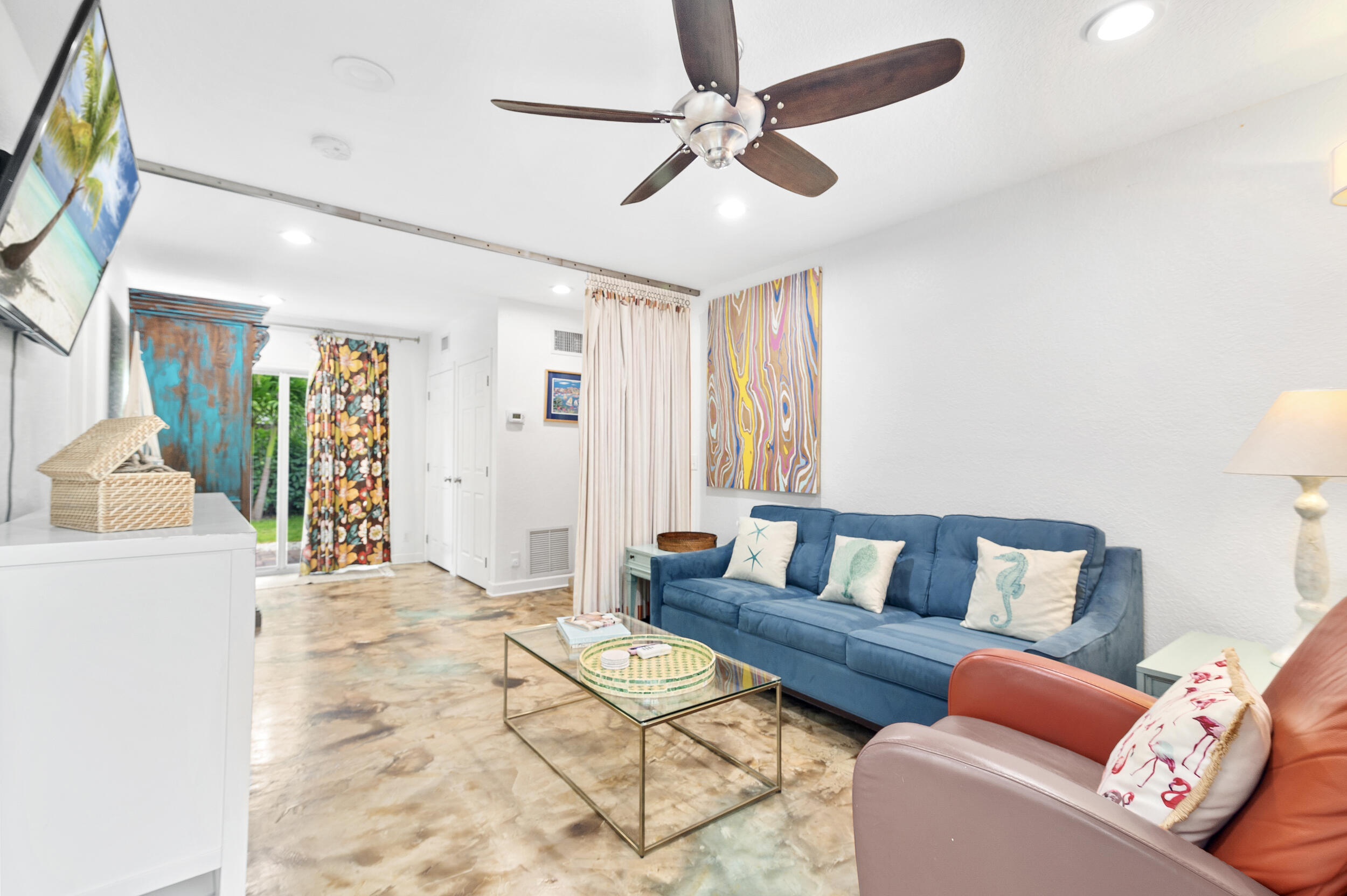 1601 S PALMWAY