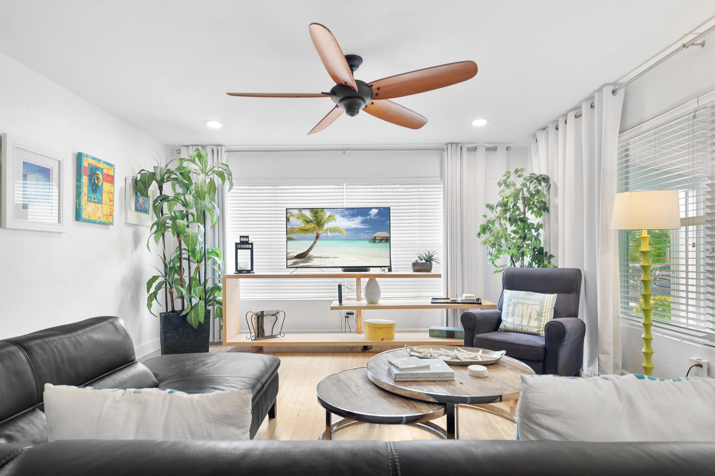 1601 S PALMWAY