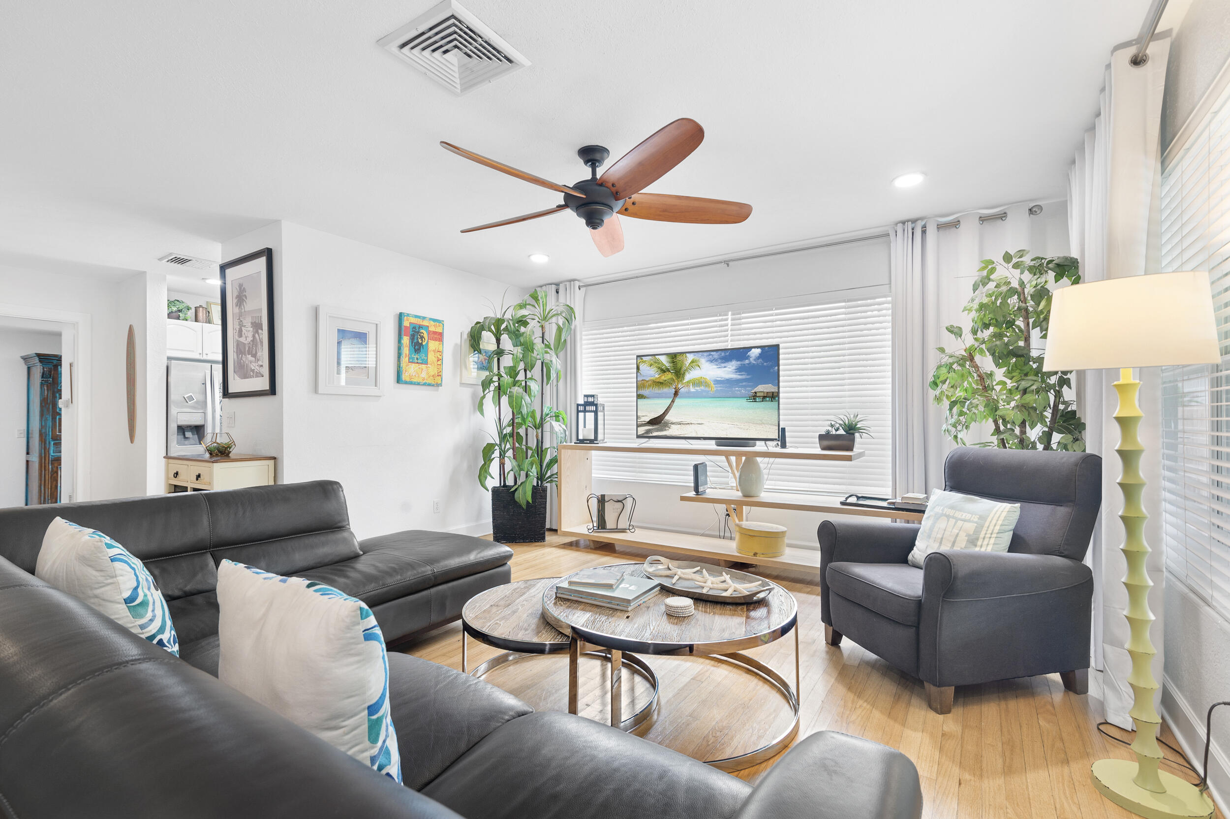1601 S PALMWAY