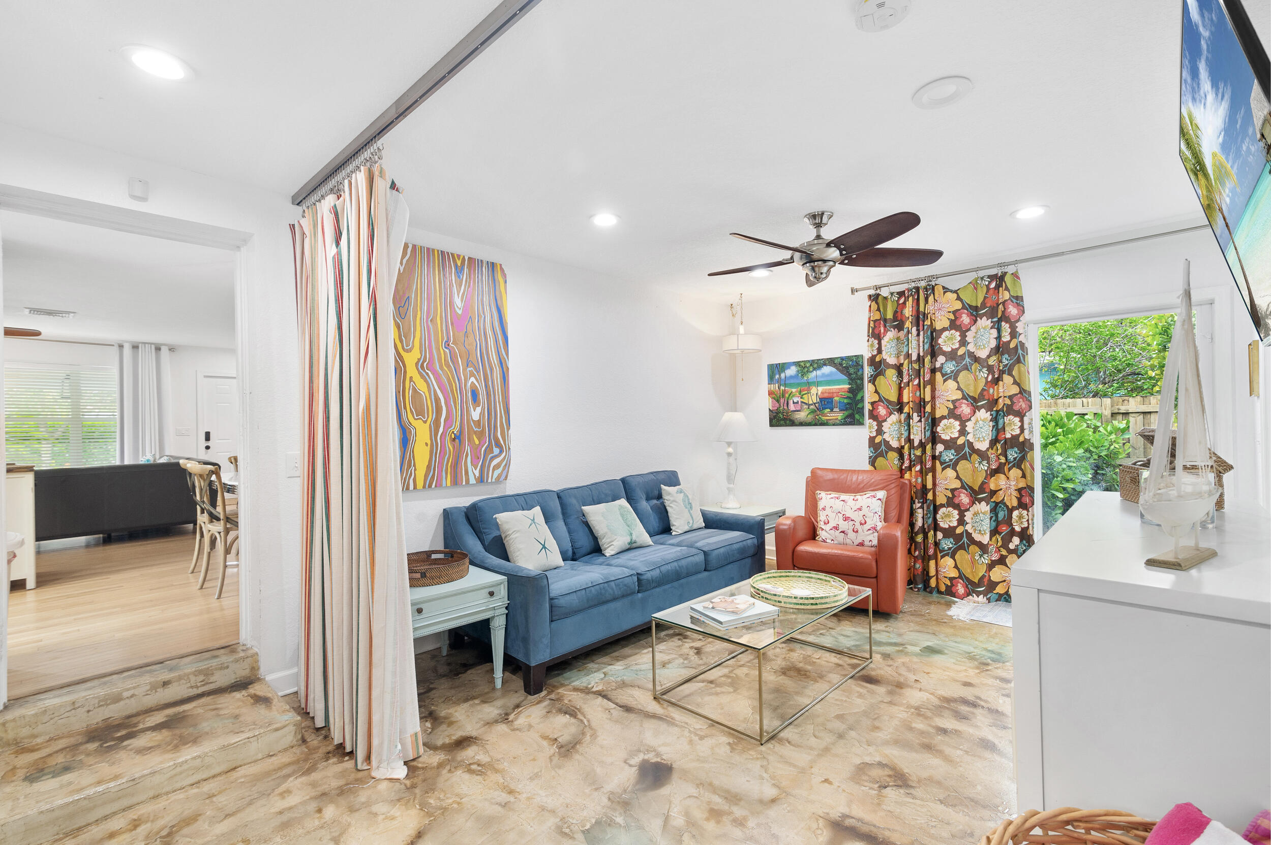 1601 S PALMWAY
