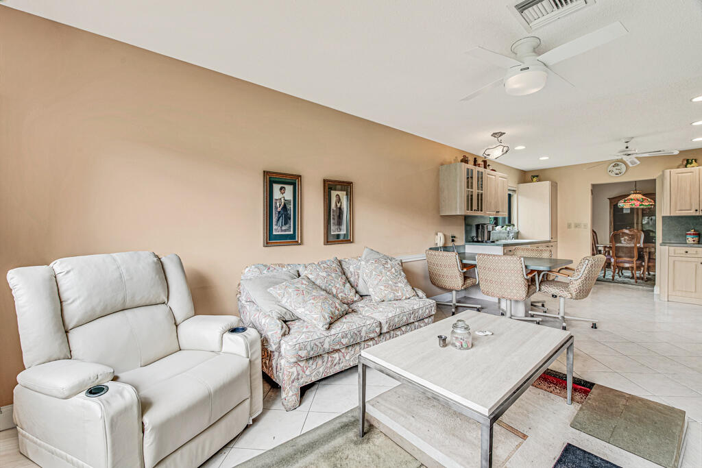 10301 GREENBRIAR Court