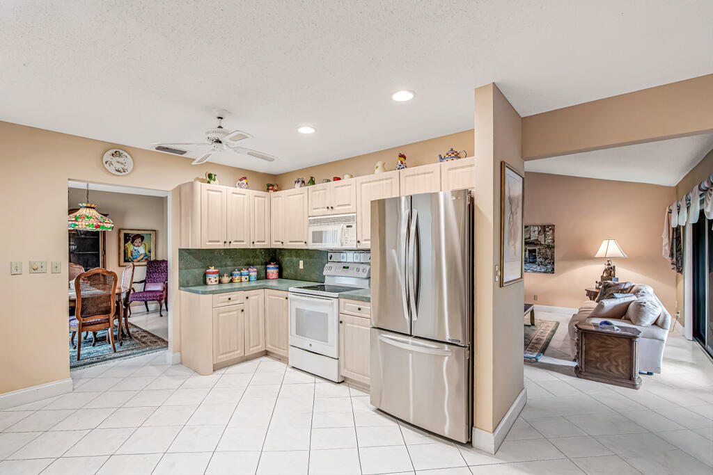 10301 GREENBRIAR Court
