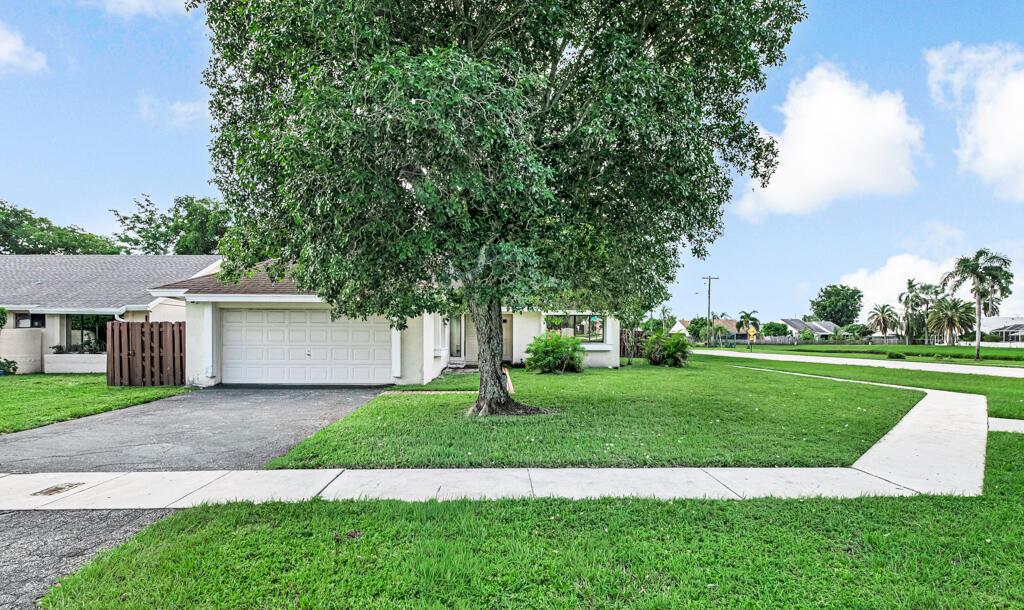 7828 ROBLE Lane