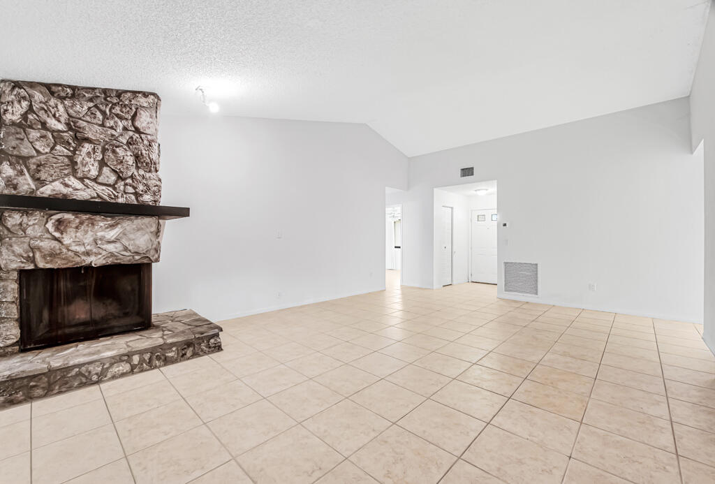7828 ROBLE Lane