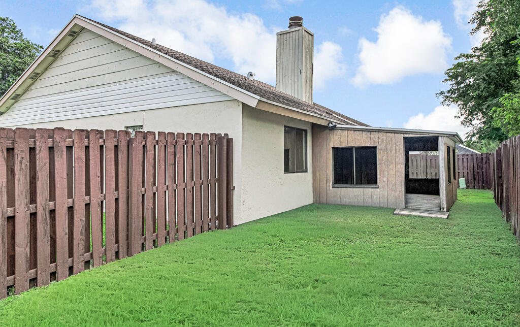 7828 ROBLE Lane