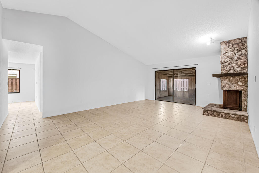 7828 ROBLE Lane