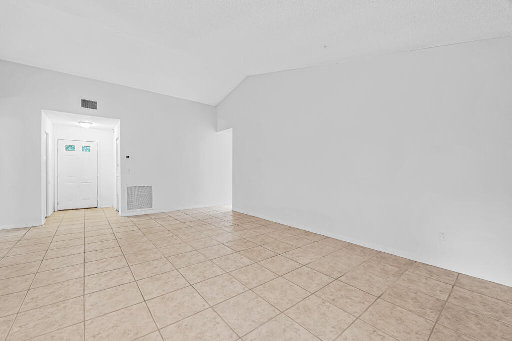 7828 ROBLE Lane