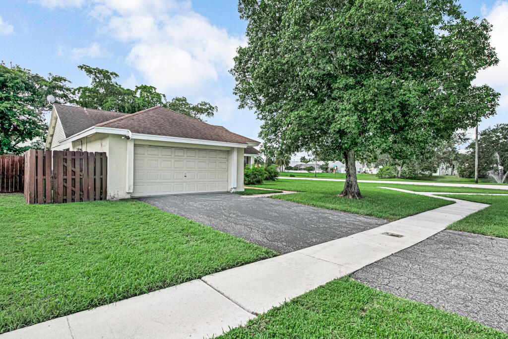 7828 ROBLE Lane