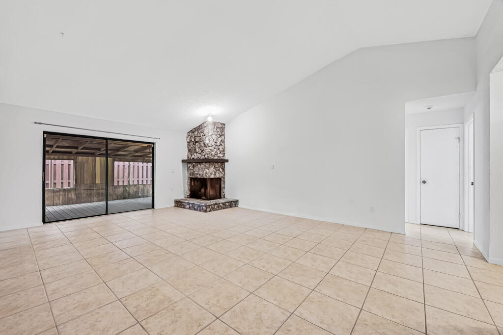 7828 ROBLE Lane