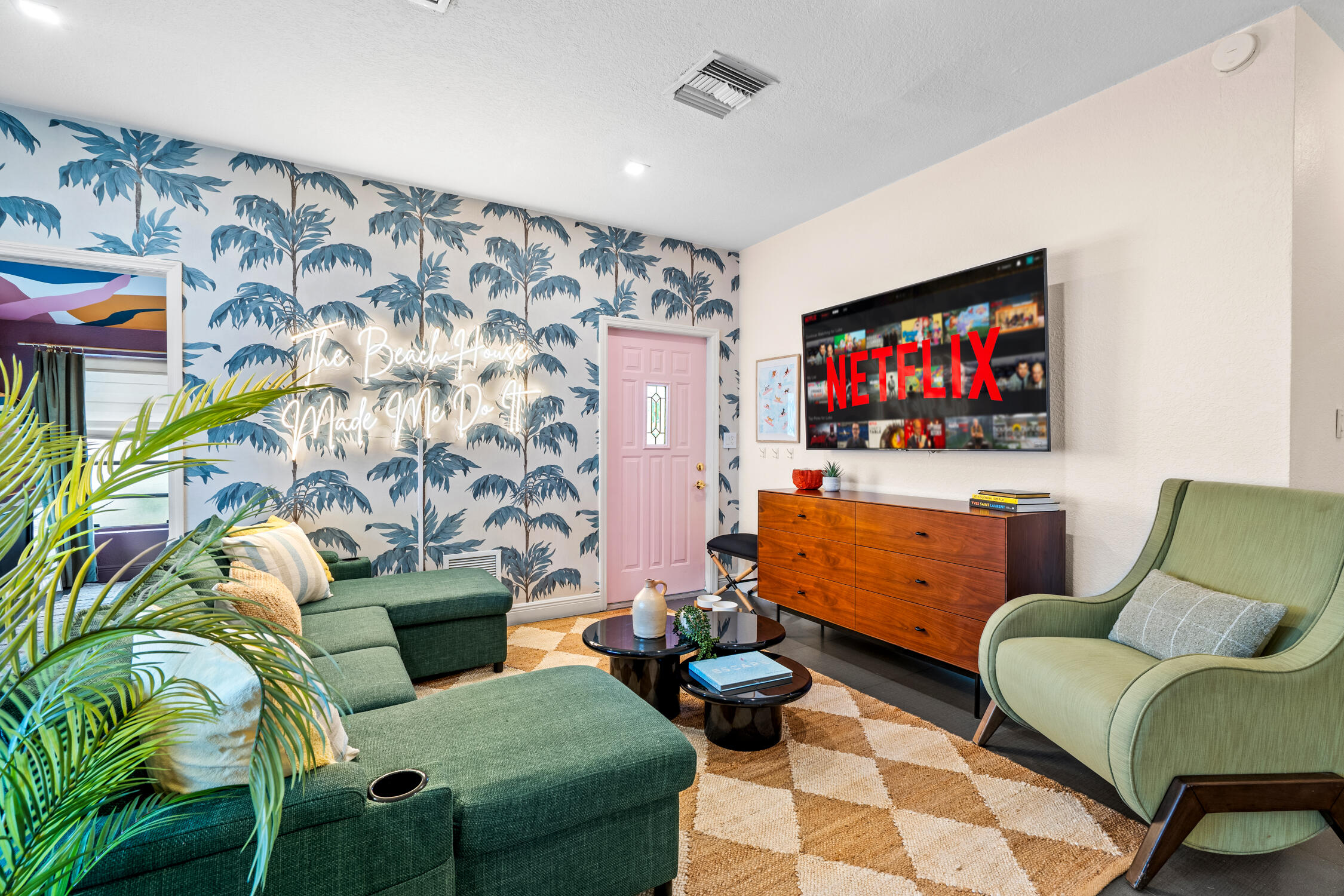 913 NE 2ND Court