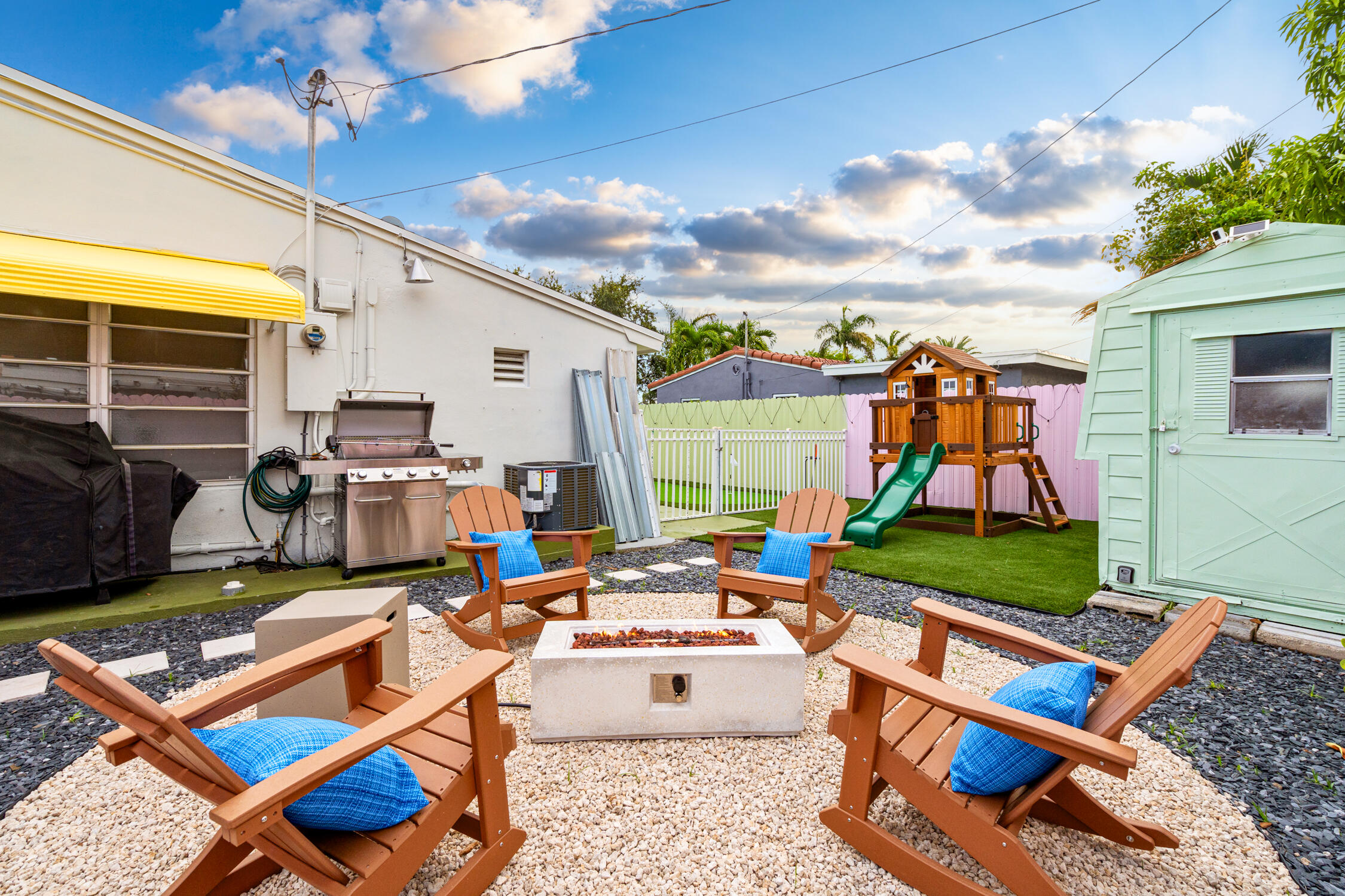 913 NE 2ND Court