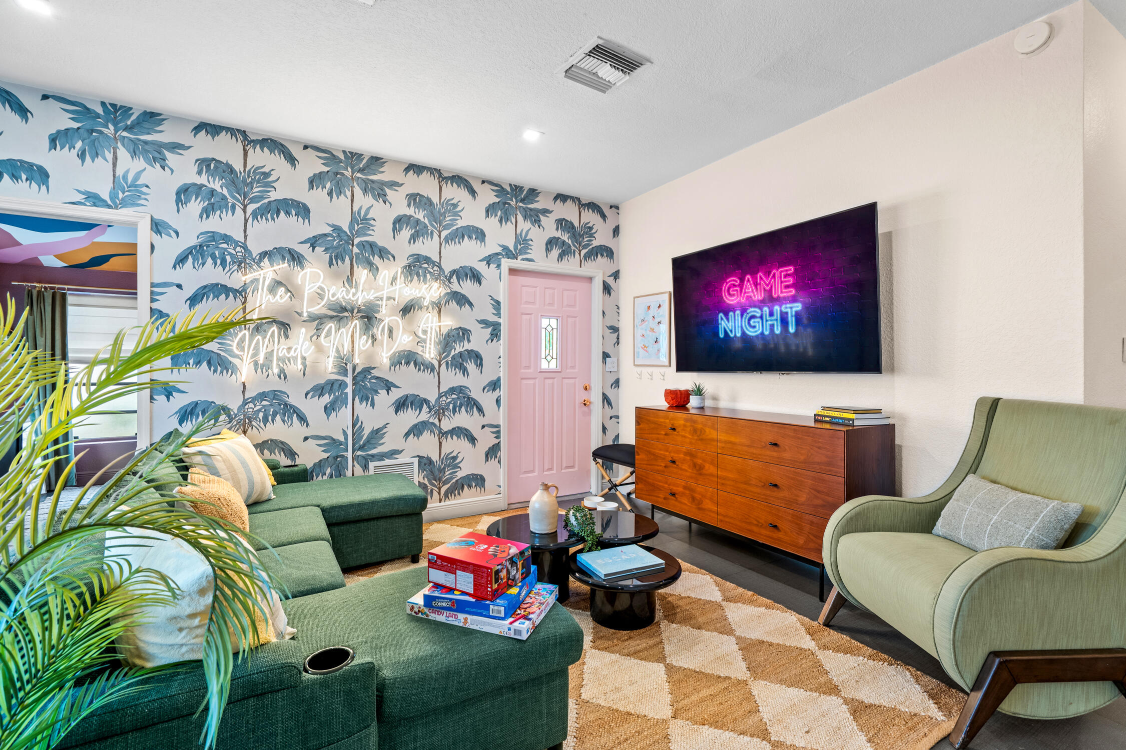 913 NE 2ND Court